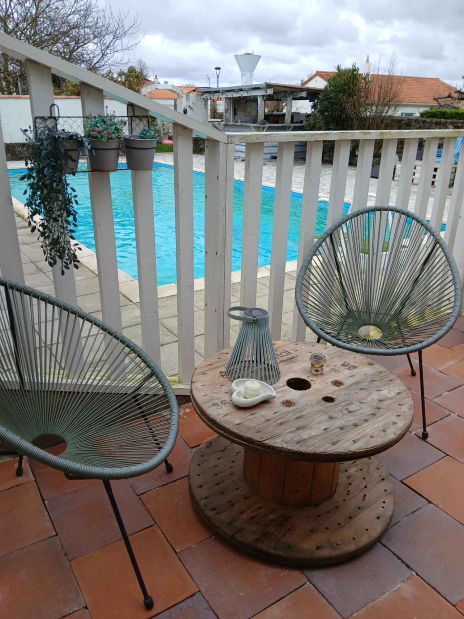 Les Bichettes Bed & Breakfast Mortagne-sur-Sevre Exterior photo